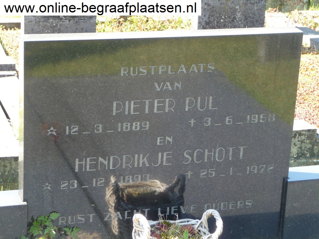 grave Pieter Pul and Hindrikje Schott